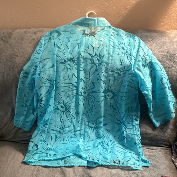 Z studio 1X blue sheer floral print button down with tank 💕 - Picture 4 of 4